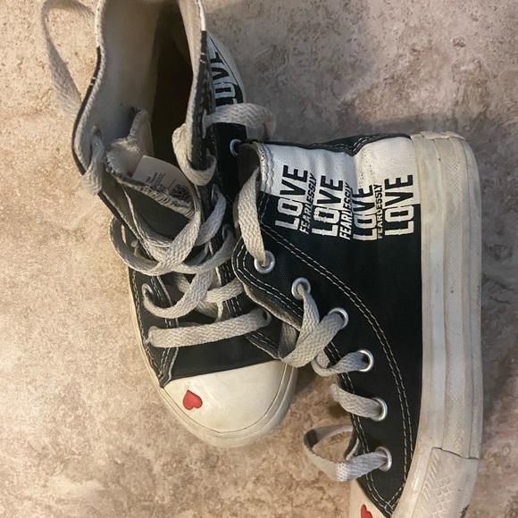 Love fearlessly converse sneakers - Picture 2 of 7